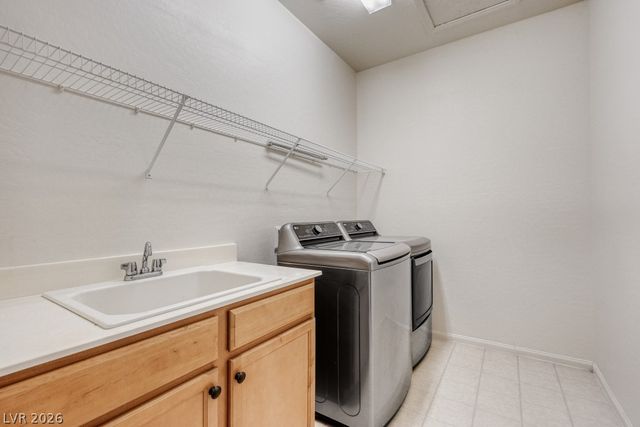 908 Lynne Harbor Avenue, Henderson, NV 89002