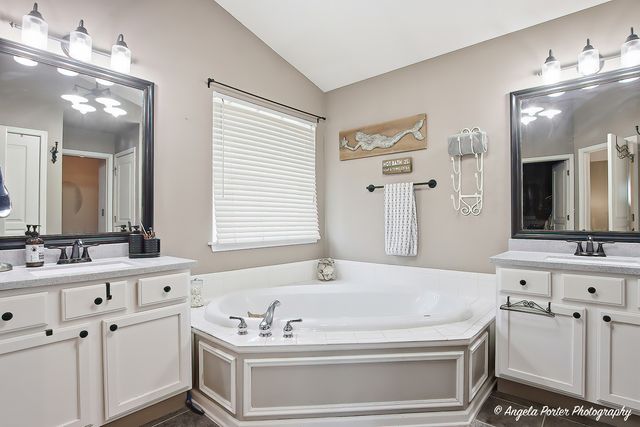 491 Saratoga Circle, Algonquin, IL 60102