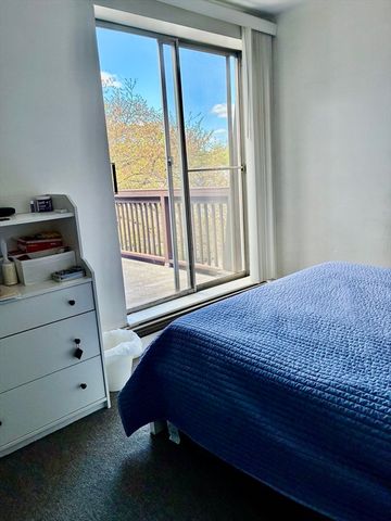 142 Kenrick St 34, Boston, MA 02135