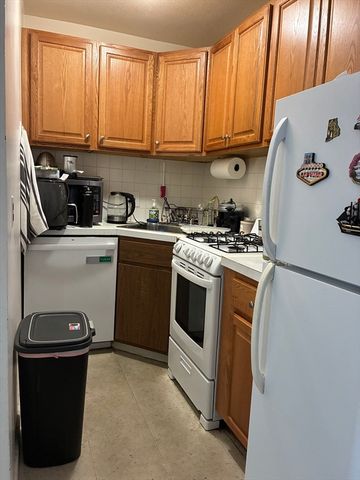 142 Kenrick St 34, Boston, MA 02135