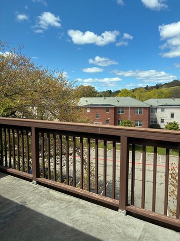 142 Kenrick St 34, Boston, MA 02135