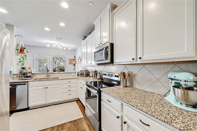 12813 Leatherback LN, Austin, TX 78729