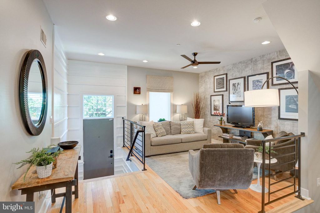 2030 E ARIZONA ST, PHILADELPHIA, PA 19125 — photo 3