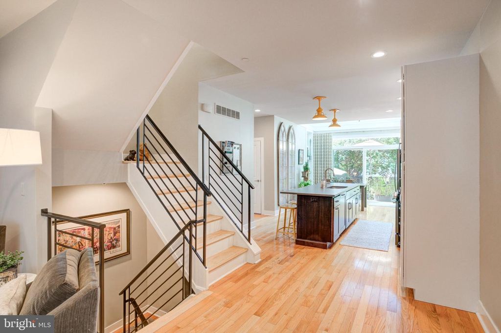2030 E ARIZONA ST, PHILADELPHIA, PA 19125 — photo 4