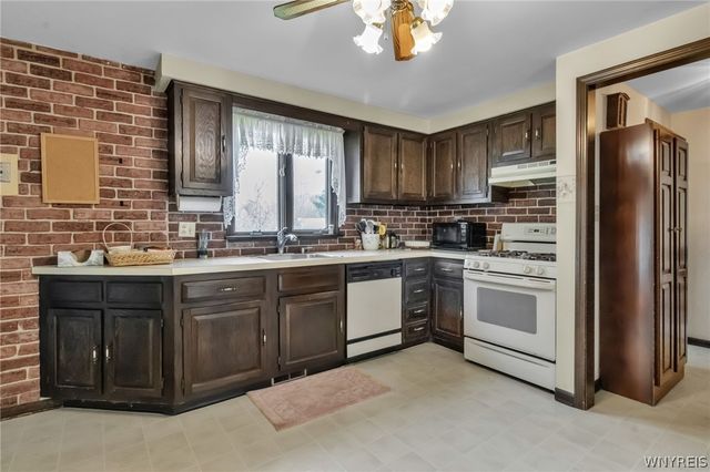 5 Burning Bush, Orchard Park, NY 14127