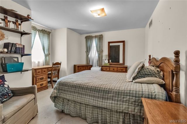 5 Burning Bush, Orchard Park, NY 14127