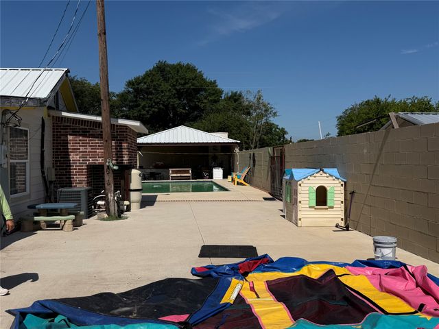 19685 County Road 4045a, Kemp, TX 75143