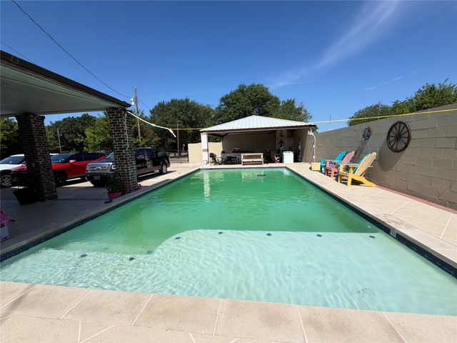 19685 County Road 4045a, Kemp, TX 75143