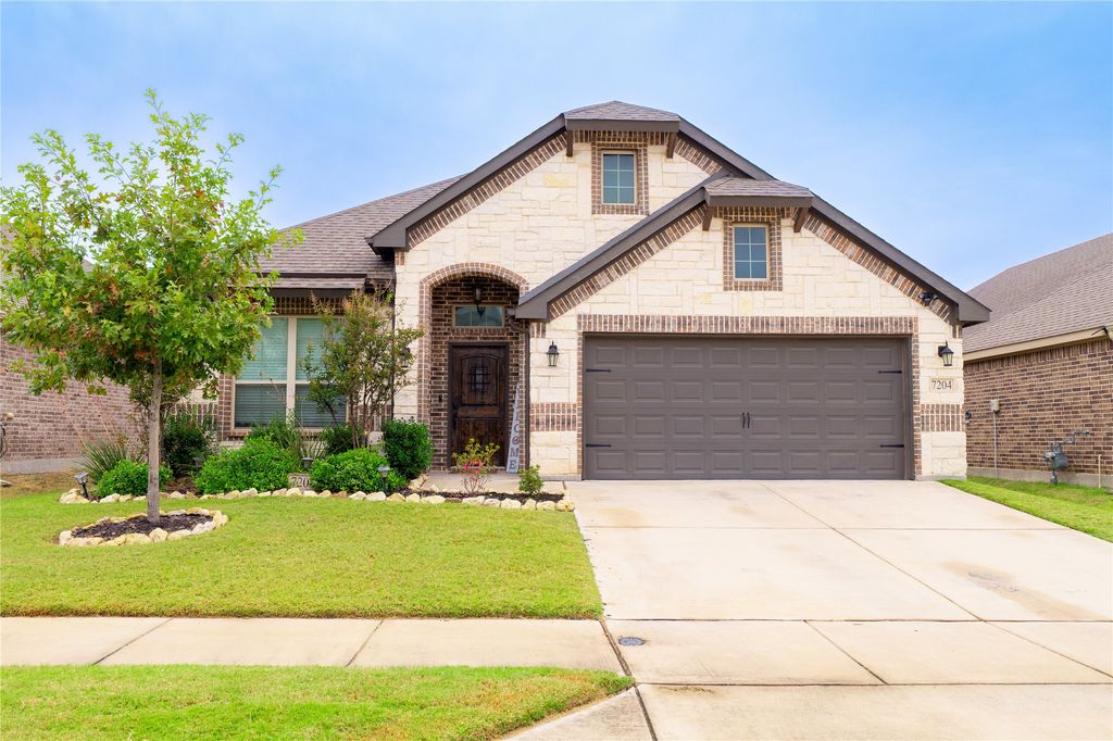 7204 Tesoro Trail, Fort Worth, TX 76131