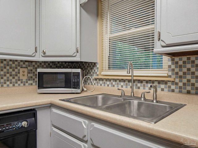 4333 Wycliff Dr, Pensacola, FL 32514