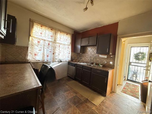 7291 Auburn Street, Detroit, MI 48228