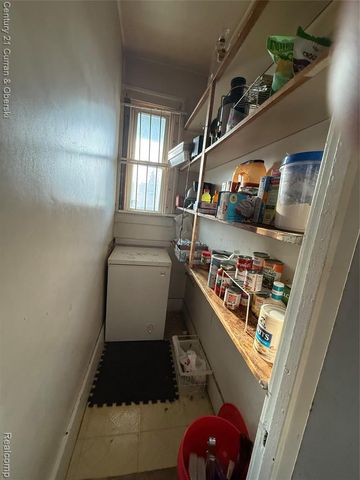 7291 Auburn Street, Detroit, MI 48228