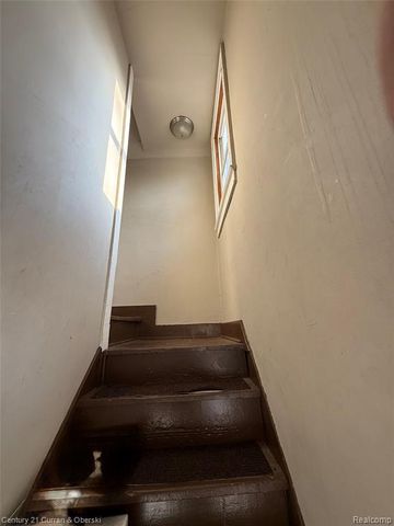 7291 Auburn Street, Detroit, MI 48228