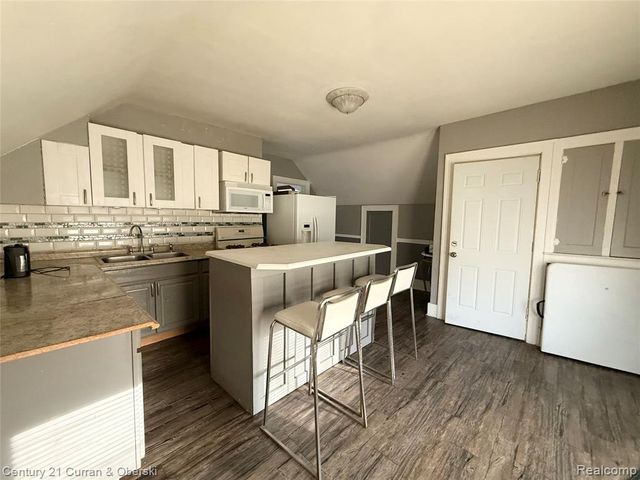 7291 Auburn Street, Detroit, MI 48228