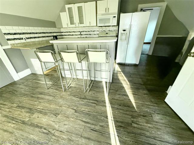 7291 Auburn Street, Detroit, MI 48228