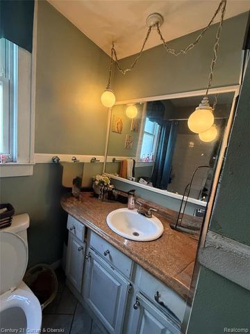 7291 Auburn Street, Detroit, MI 48228