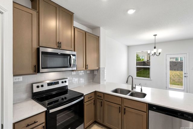 10115 Pearl Creek, San Antonio, TX 78245