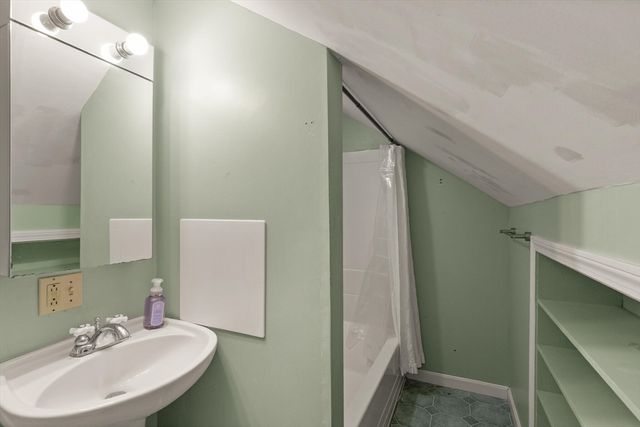 37 Lincoln Street, North Andover, MA 01845