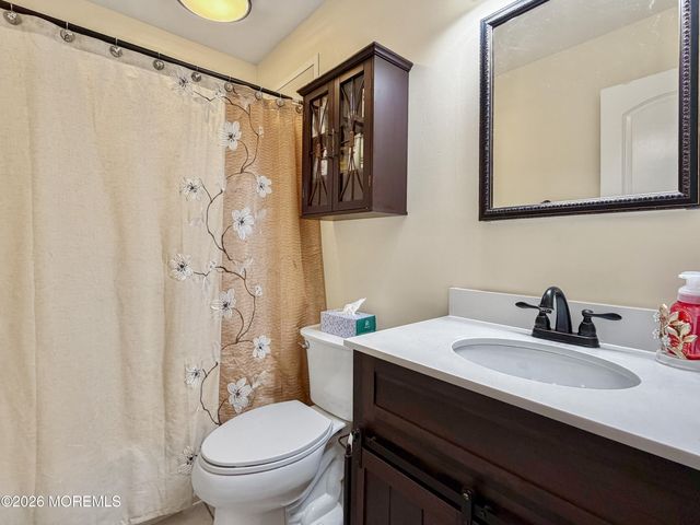 83 Starlight Road, Howell, NJ 07731