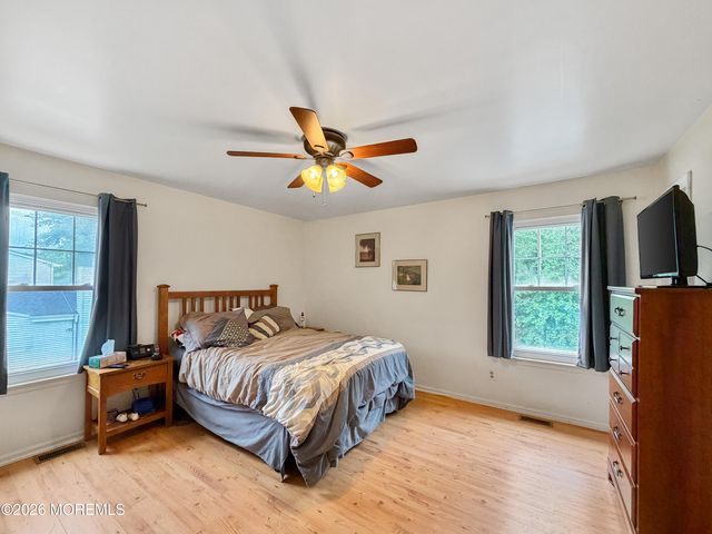 83 Starlight Road, Howell, NJ 07731