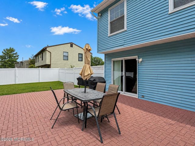 83 Starlight Road, Howell, NJ 07731
