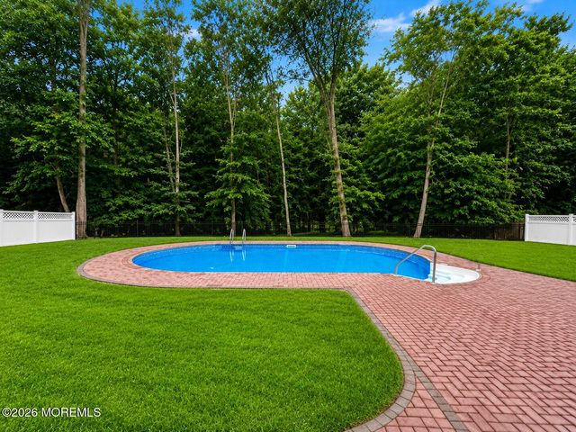83 Starlight Road, Howell, NJ 07731