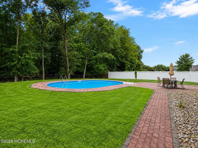 83 Starlight Road, Howell, NJ 07731