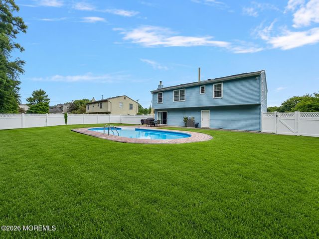 83 Starlight Road, Howell, NJ 07731