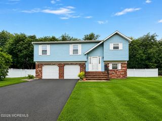83 Starlight Road, Howell, NJ 07731