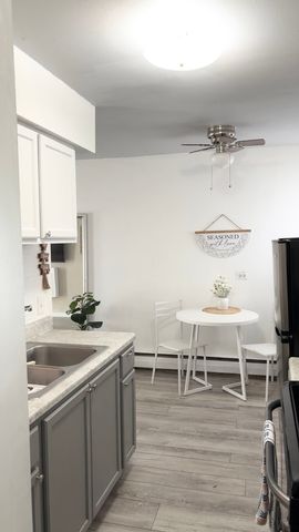 605 N Wolf Road B9, Hillside, IL 60162