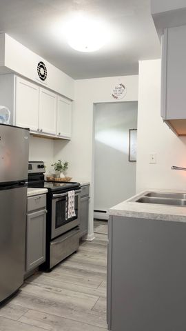 605 N Wolf Road B9, Hillside, IL 60162