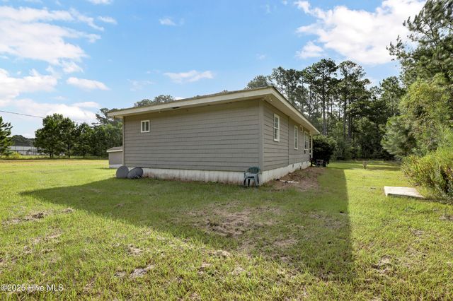 270 Demps Road, Hampstead, NC 28443