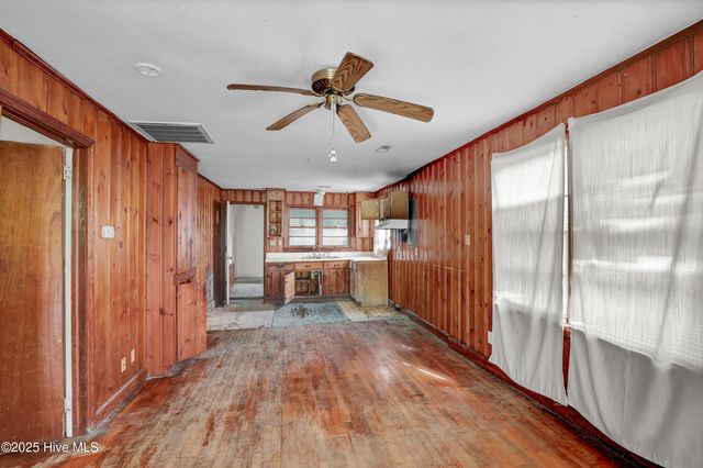 270 Demps Road, Hampstead, NC 28443