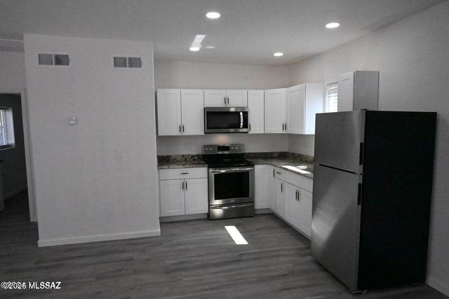 1385 E Hedrick Drive, Tucson, AZ 85719