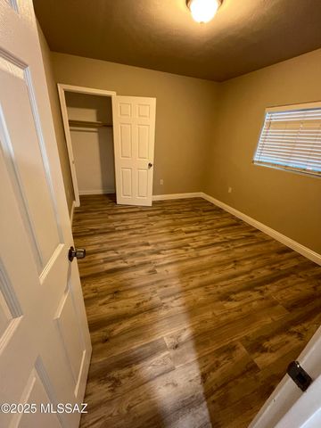 1385 E Hedrick Drive, Tucson, AZ 85719