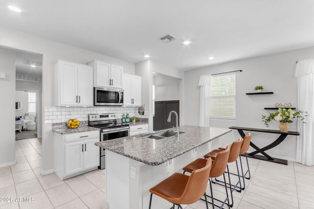 36943 N EL MORRO Trail, San Tan Valley, AZ 85140