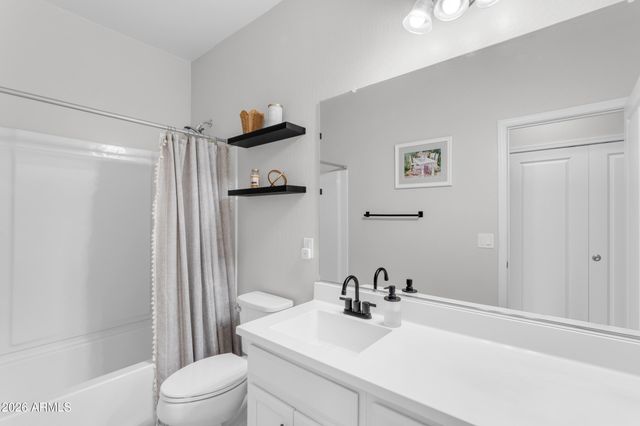 36943 N EL MORRO Trail, San Tan Valley, AZ 85140