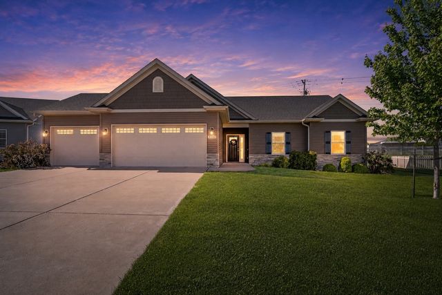 3550 Deckard Drive, Bettendorf, IA 52722