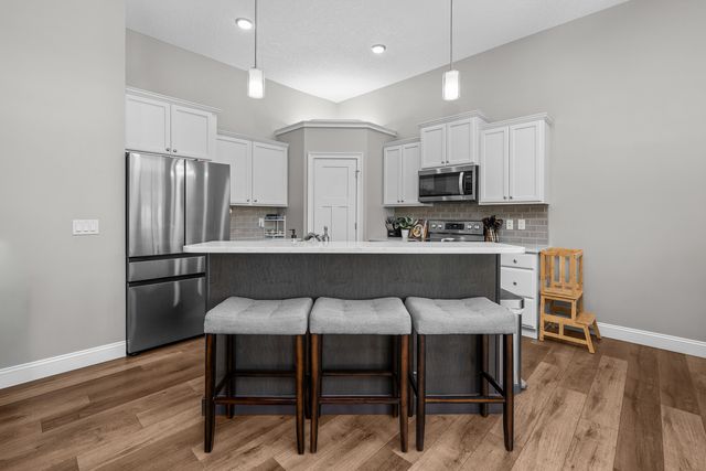 3550 Deckard Drive, Bettendorf, IA 52722