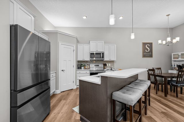 3550 Deckard Drive, Bettendorf, IA 52722