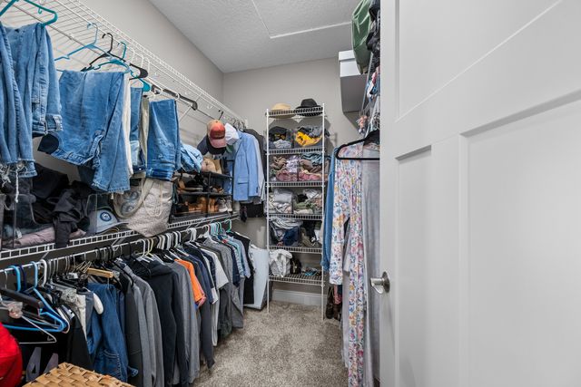 3550 Deckard Drive, Bettendorf, IA 52722