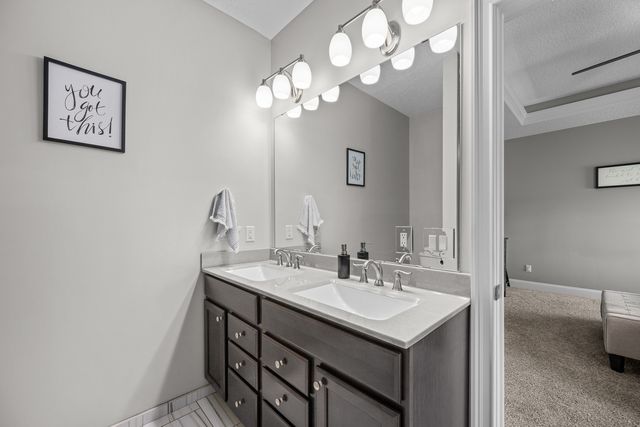 3550 Deckard Drive, Bettendorf, IA 52722