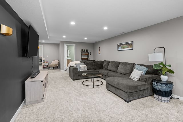 3550 Deckard Drive, Bettendorf, IA 52722