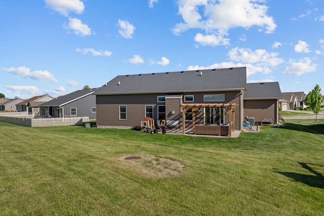 3550 Deckard Drive, Bettendorf, IA 52722