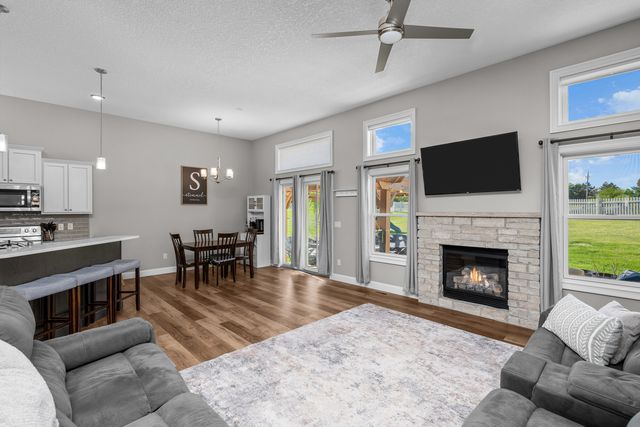 3550 Deckard Drive, Bettendorf, IA 52722