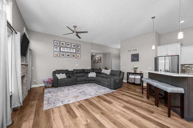 3550 Deckard Drive, Bettendorf, IA 52722