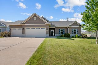 3550 Deckard Drive, Bettendorf, IA 52722