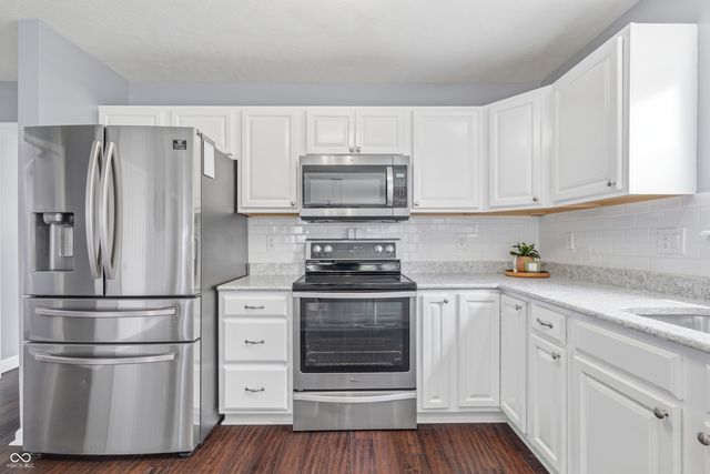 1421 Spring Meadow Court, Greenfield, IN 46140