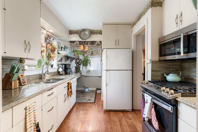 233 N CALVIN PARK Boulevard, Rockford, IL 61107