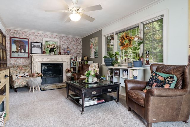 233 N CALVIN PARK Boulevard, Rockford, IL 61107